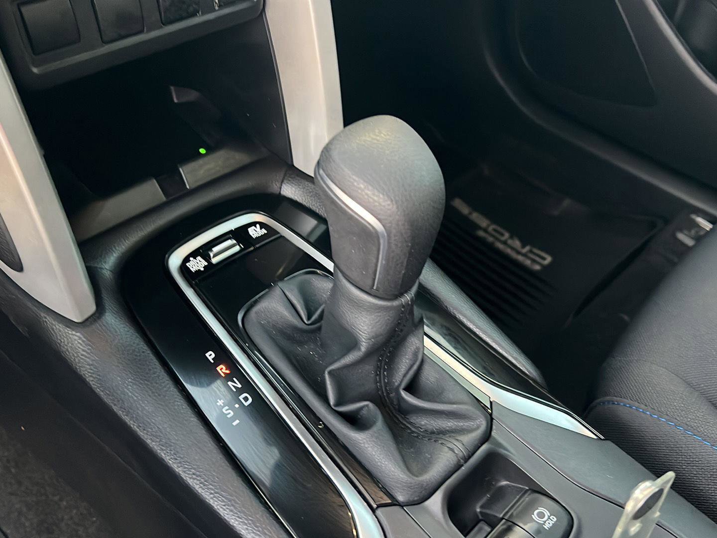 Used 2025 Toyota Corolla Cross AWD Hybrid image 29