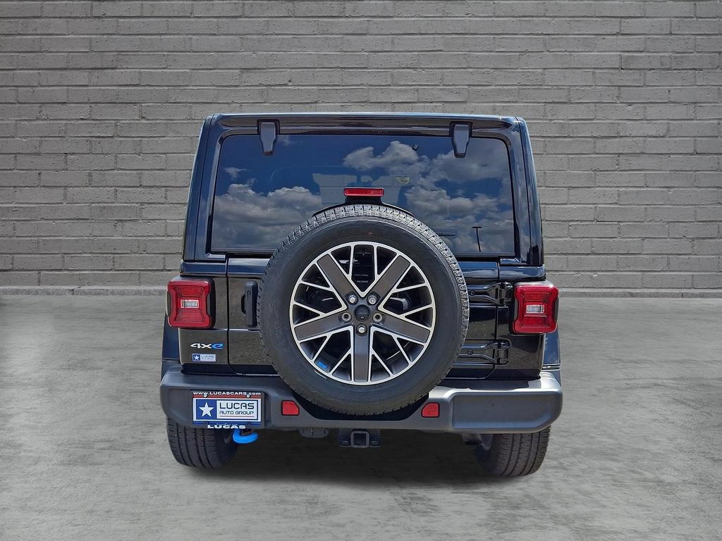 Used 2023 Jeep Wrangler Unlimited Sahara w/ Cold Weather Group AWD/4WD image 10