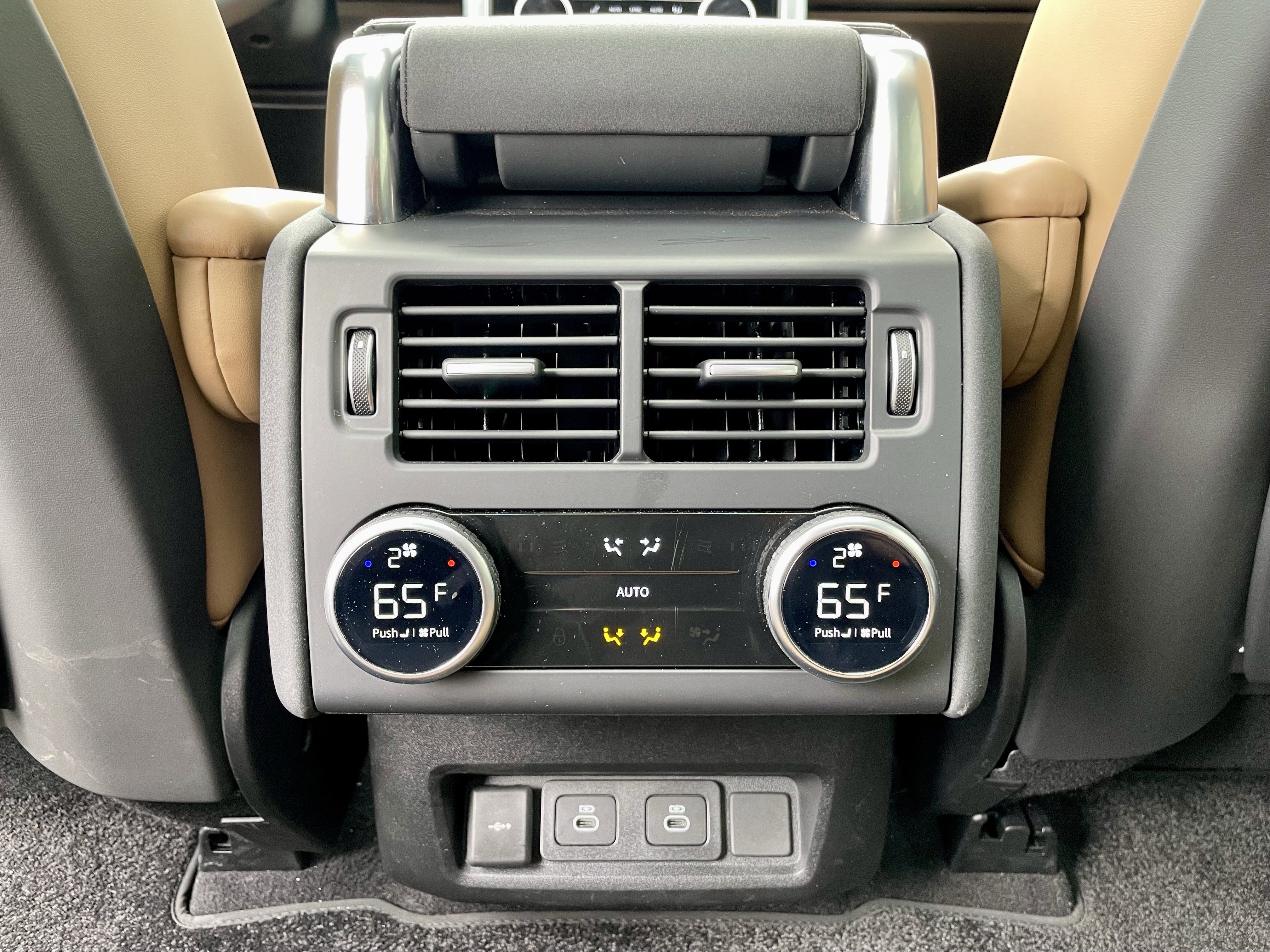 Certified 2025 Land Rover Discovery Dynamic SE AWD/4WD image 26