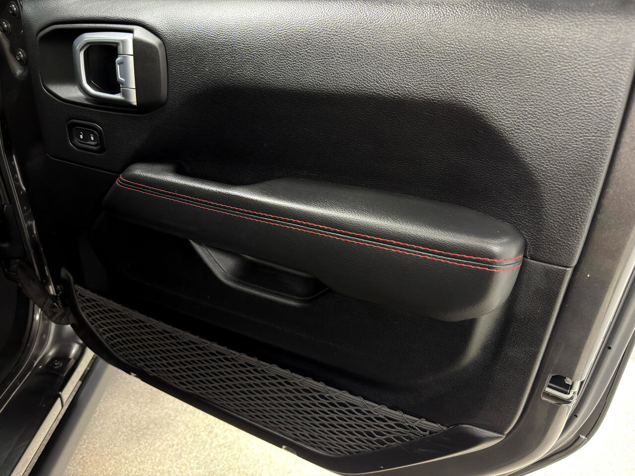 Used 2021 Jeep Gladiator Rubicon AWD/4WD image 13