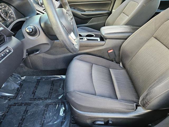 Used 2024 Nissan Altima 2.5 SV image 13