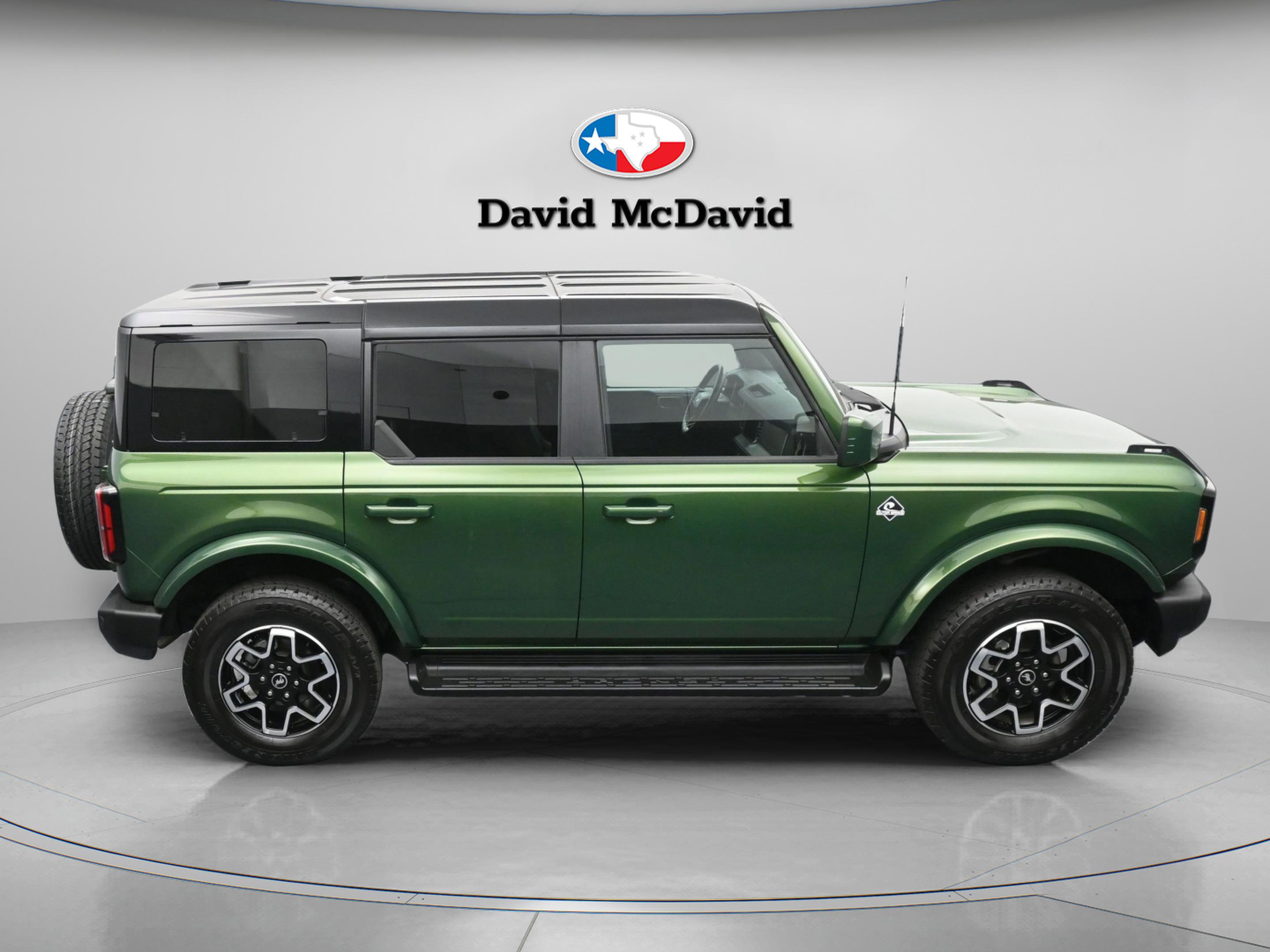 Used 2025 Ford Bronco Outer Banks image 24