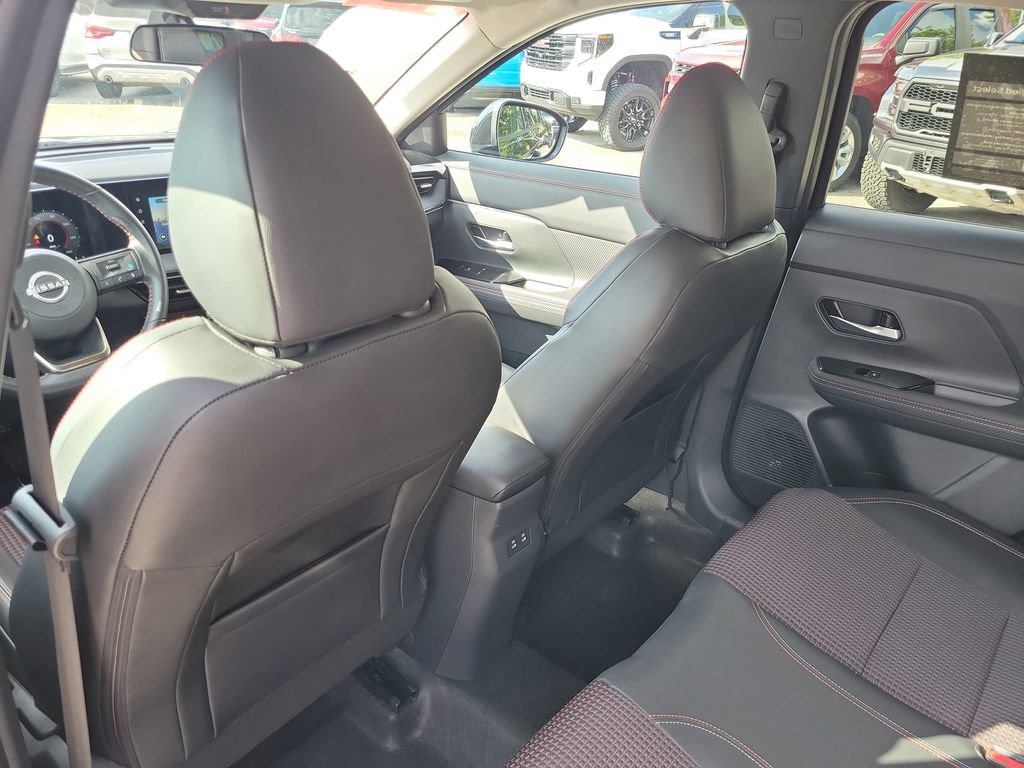 Certified 2025 Nissan Kicks SR image 16