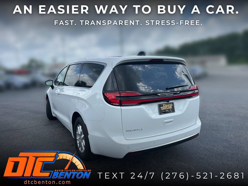 New 2027 Chrysler Pacifica Select FWD image 5