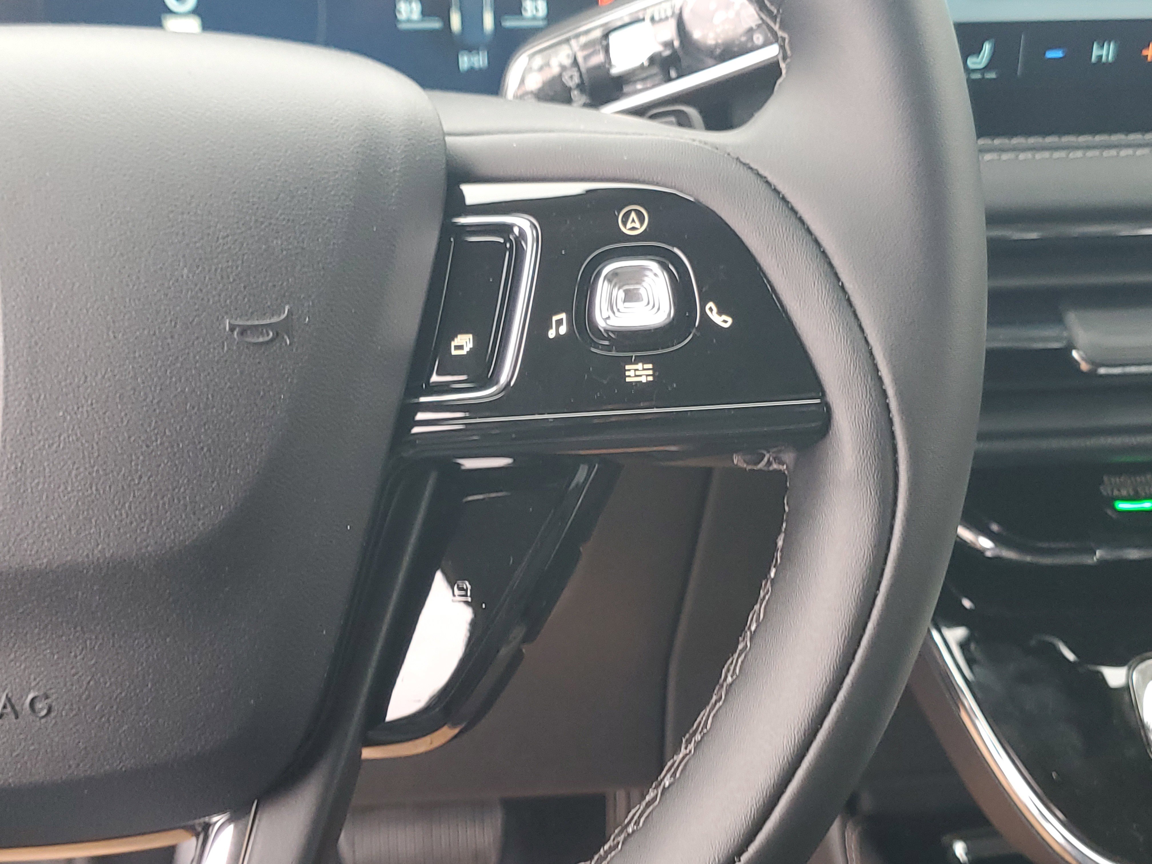 New 2026 Lincoln Corsair Premiere image 17