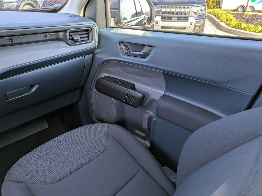 New 2025 Ford Maverick XL image 16