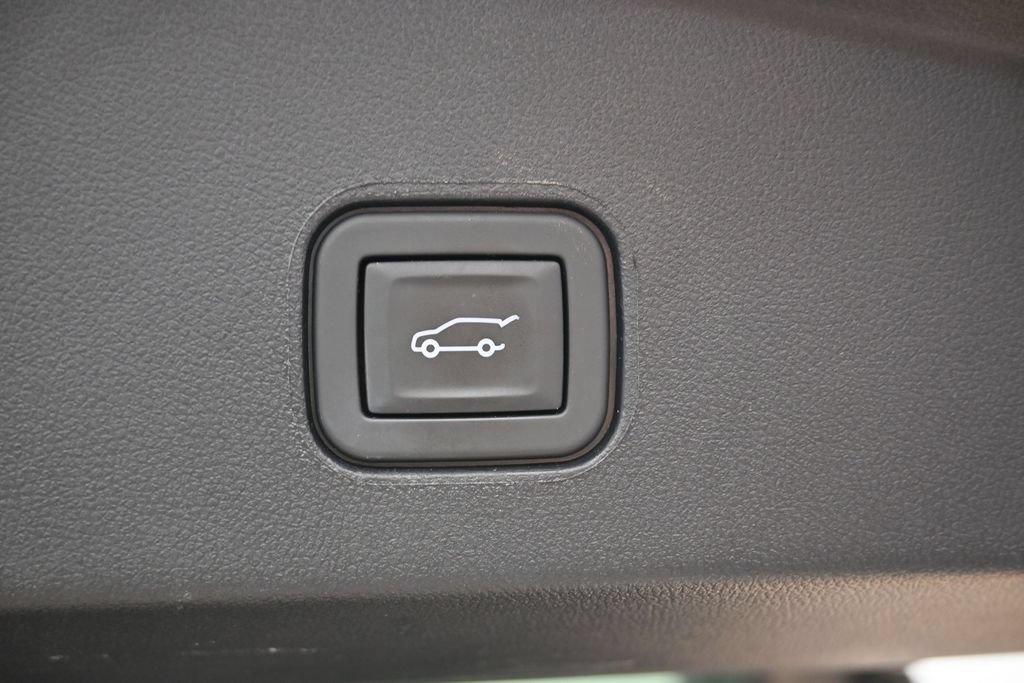 Used 2024 Cadillac Lyriq Tech RWD image 29