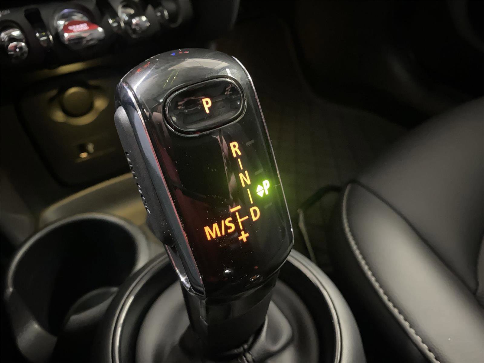 Used 2020 MINI Cooper 4-Door Hardtop FWD image 25