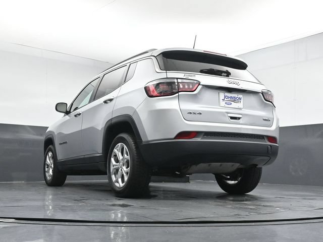 Used 2024 Jeep Compass Latitude AWD/4WD image 28