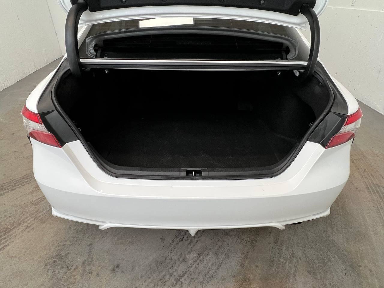 Used 2018 Toyota Camry XSE image 27