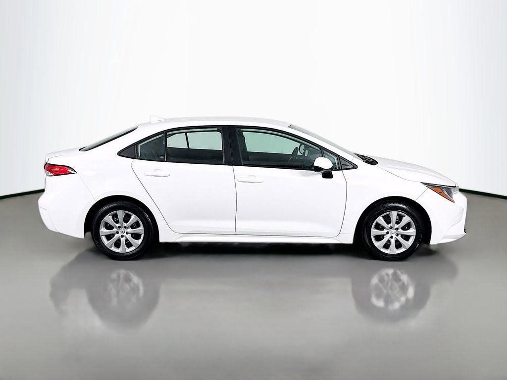 Used 2024 Toyota Corolla LE image 4