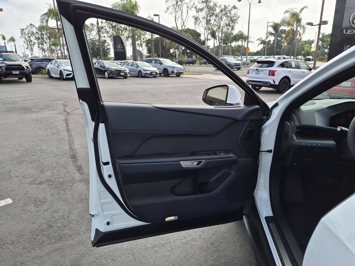 New 2026 Lexus ES 350h w/ Convenience Package FWD image 13