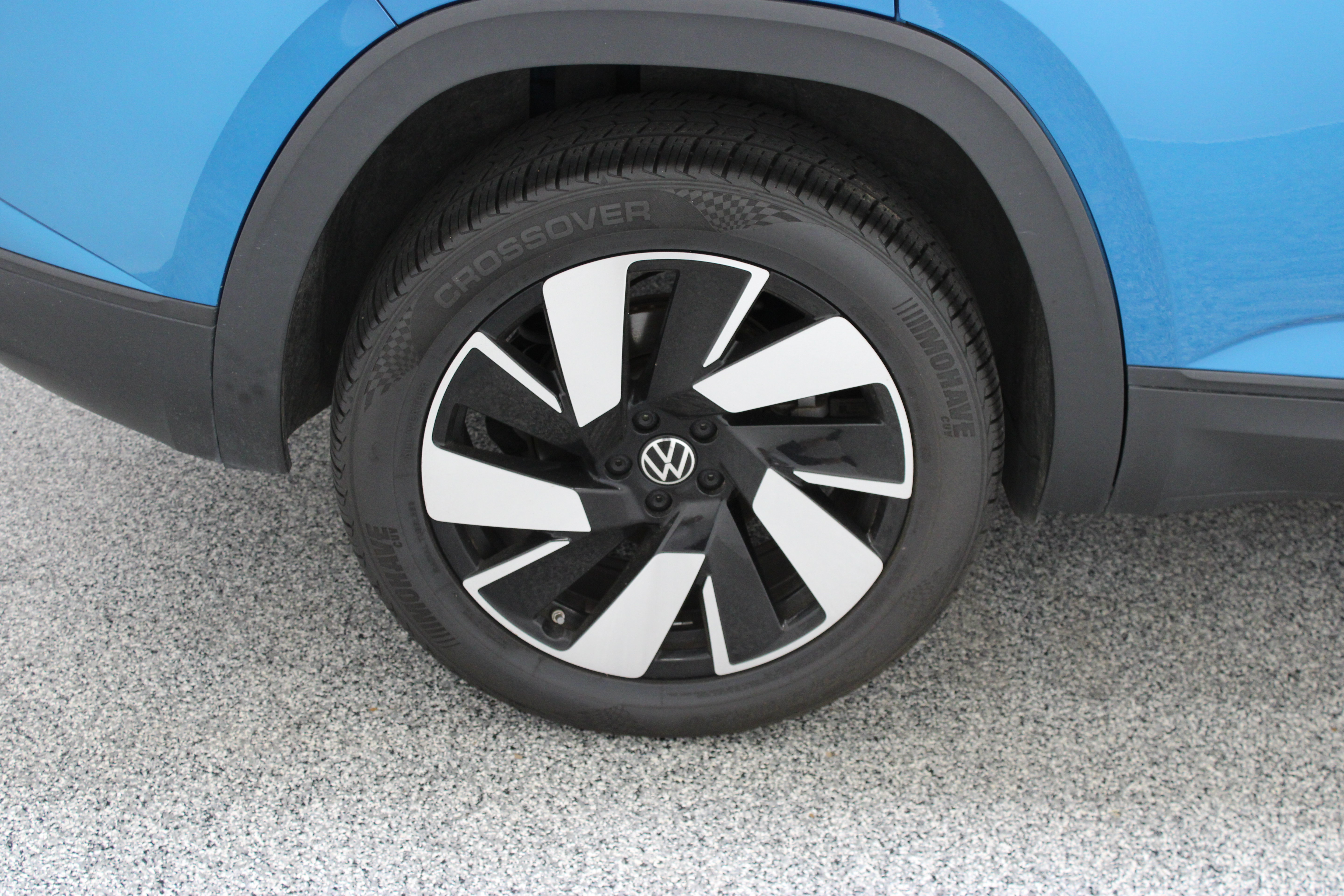 Used 2024 Volkswagen Atlas Cross Sport SE FWD image 6
