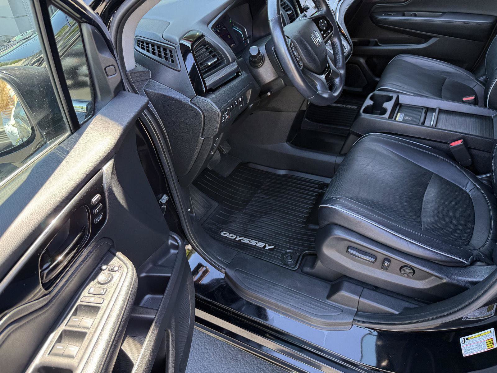 Used 2022 Honda Odyssey Elite image 11