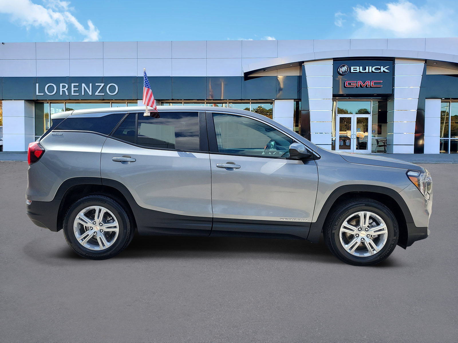 Used 2024 GMC Terrain SLE FWD image 4