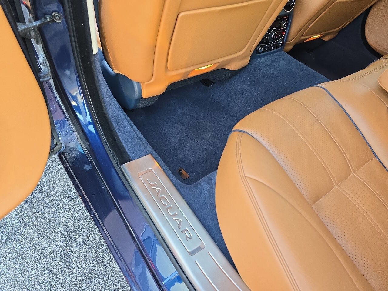 Used 2014 Jaguar XJ L Portfolio image 23