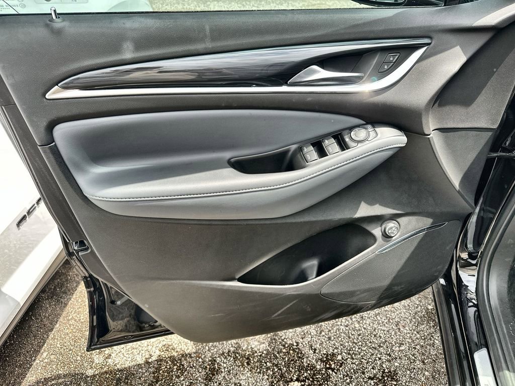 Used 2022 Buick Enclave Essence w/ Sport Touring Edition image 10