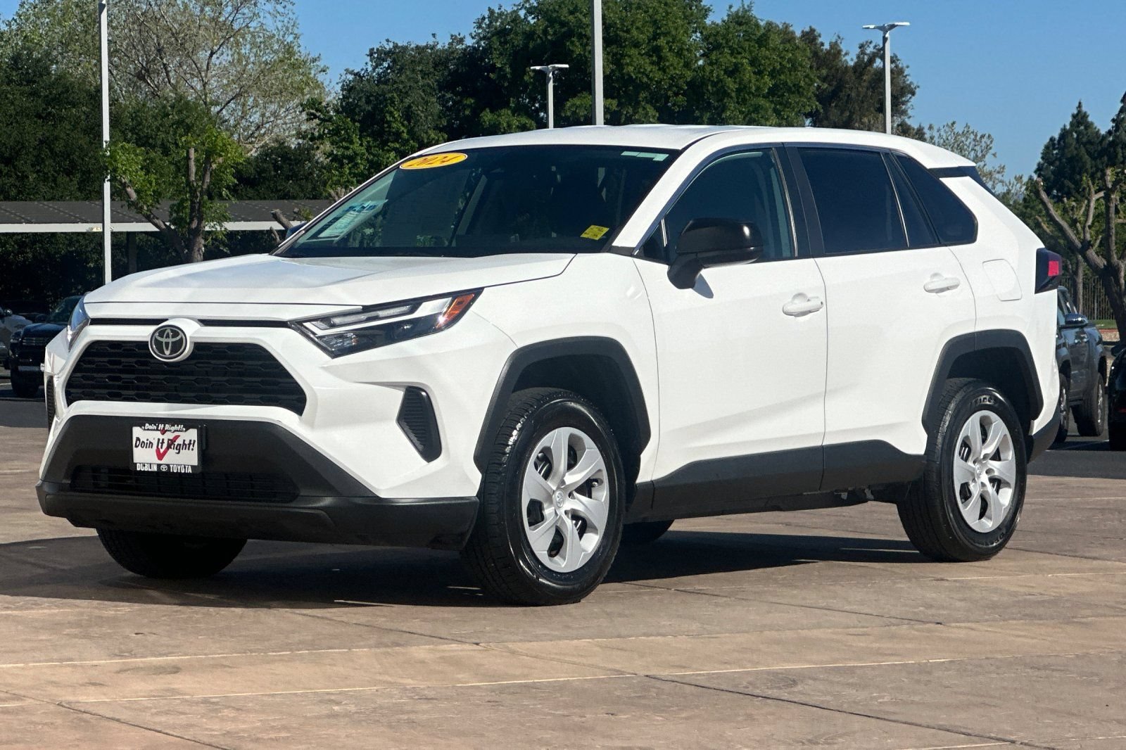 Used 2024 Toyota RAV4 LE AWD/4WD image 8