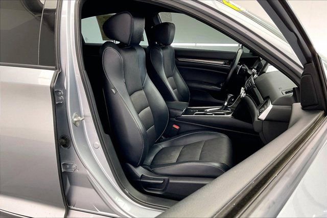 Used 2018 Honda Accord Sport image 5