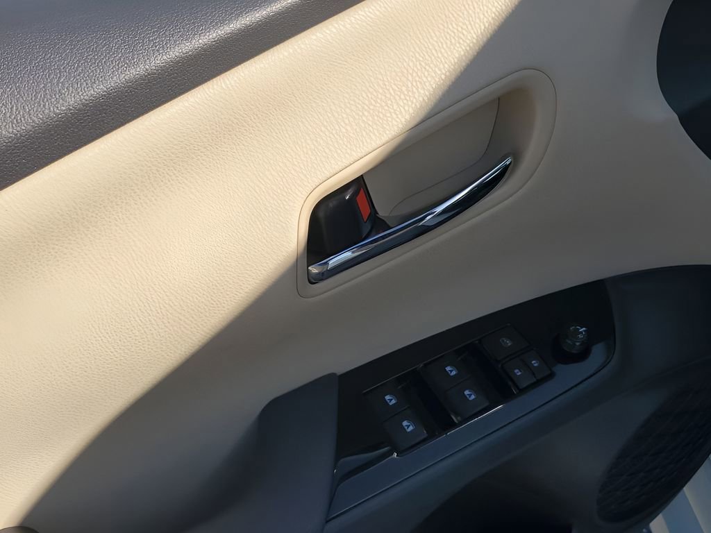 Used 2016 Toyota Prius Two image 43