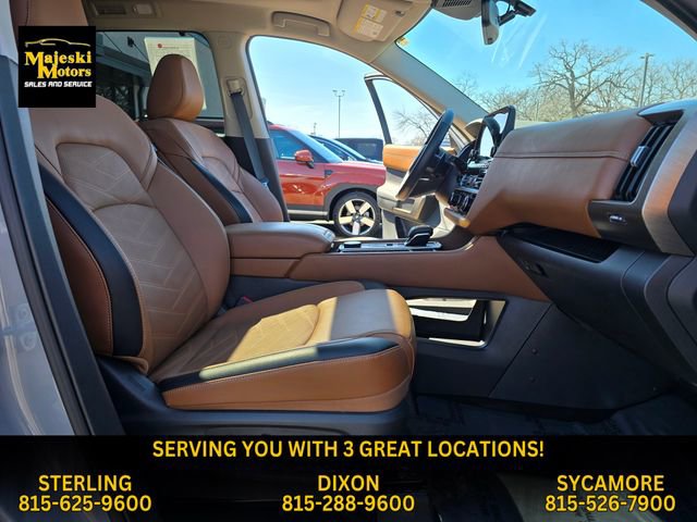 Used 2025 Nissan Pathfinder Platinum image 39