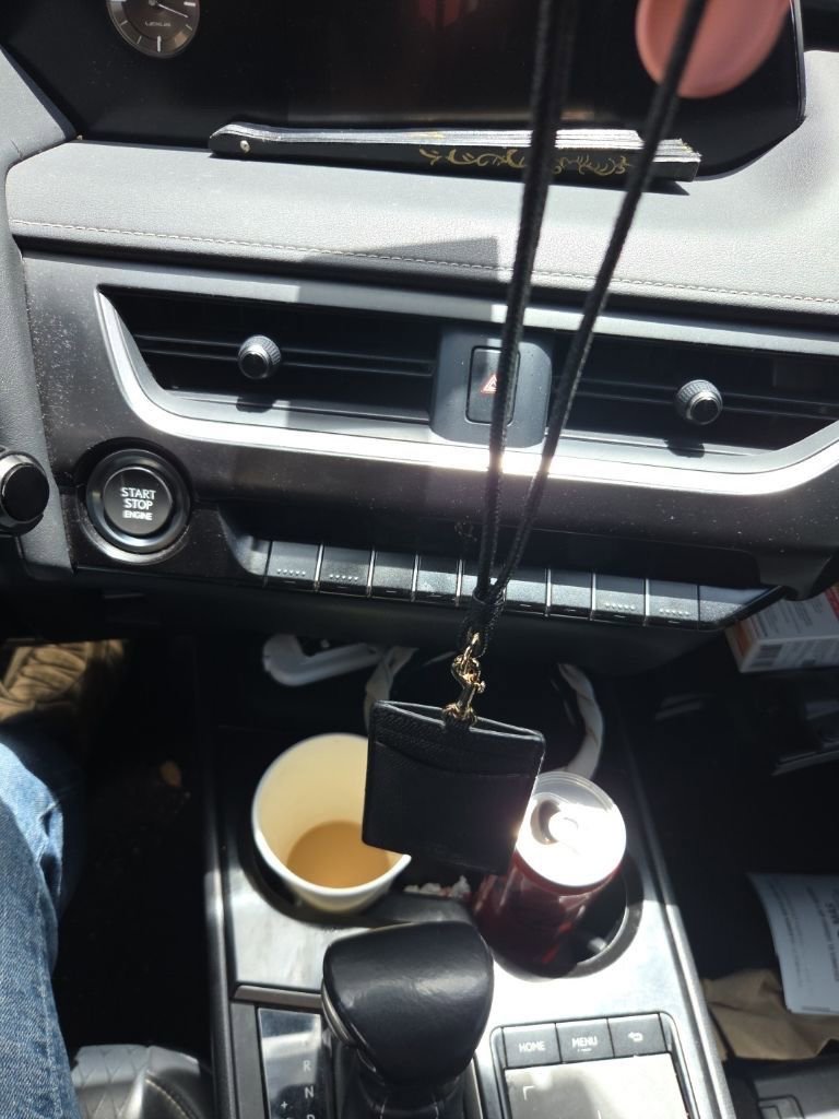 Used 2020 Lexus UX 200 image 11