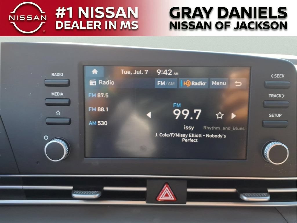 Used 2025 Hyundai Elantra SE FWD image 16