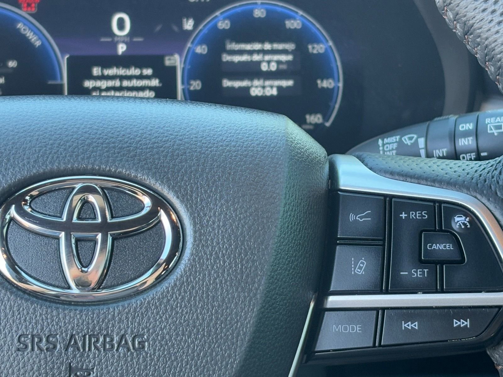 Used 2025 Toyota Sienna Limited image 22