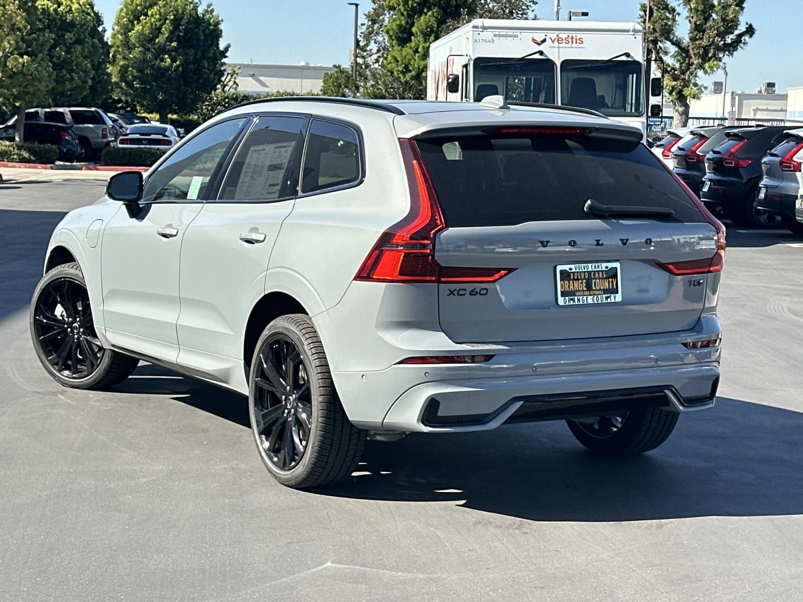 New 2026 Volvo XC60 T8 Ultra w/ Climate Package AWD/4WD image 5