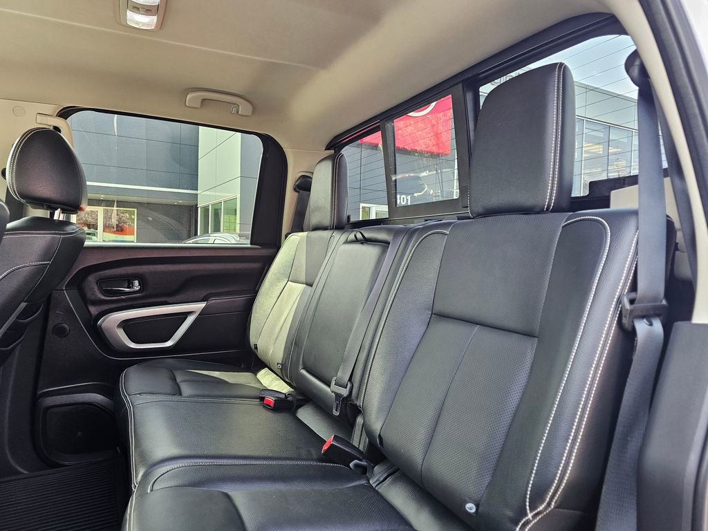 Used 2017 Nissan Titan PRO-4X w/ Pro-4x Convenience Package AWD/4WD image 14