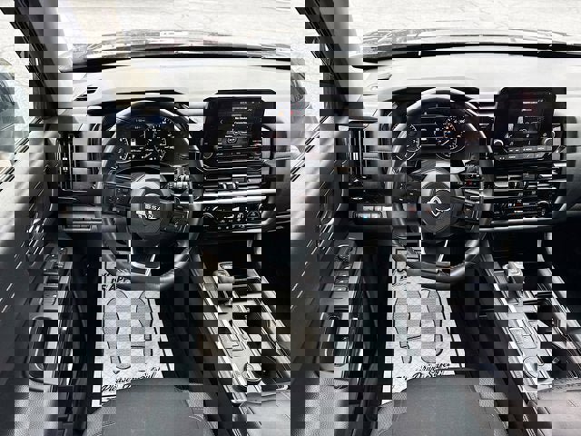 Certified 2025 Nissan Pathfinder SV image 19