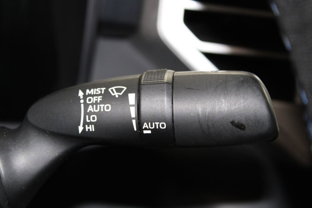 Used 2023 Toyota Tundra Platinum w/ Advanced Package image 40