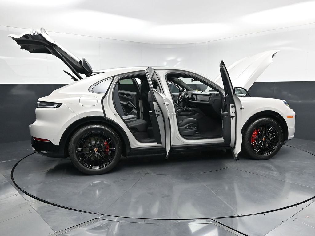 New 2026 Porsche Cayenne GTS image 31