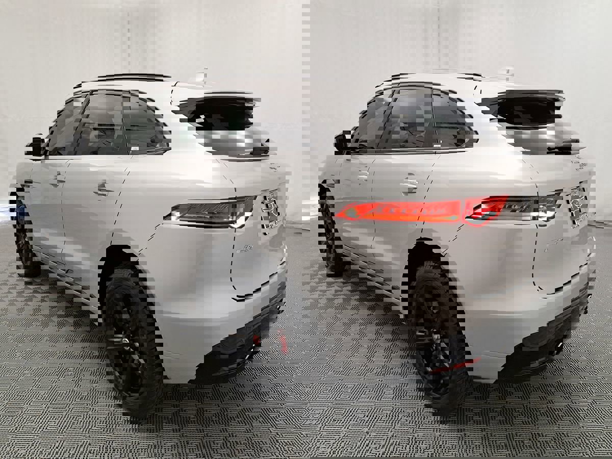 Used 2019 Jaguar F-PACE S image 5