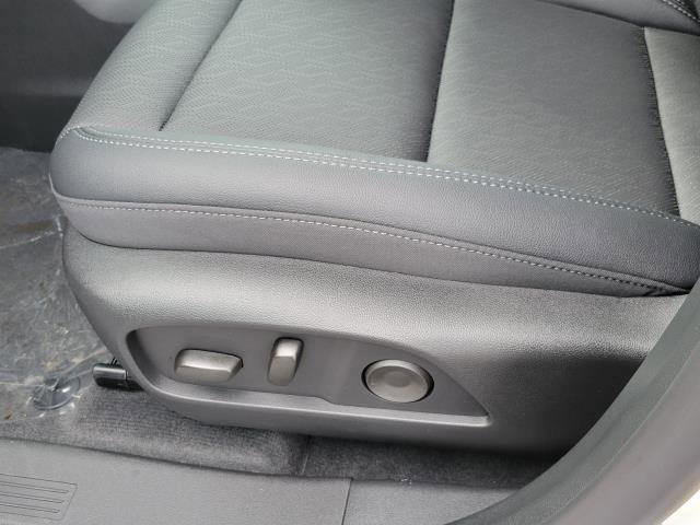 New 2026 Chevrolet Equinox LT w/ Convenience Package II image 9