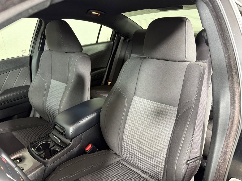 Used 2023 Dodge Charger SXT w/ Blacktop Package image 13