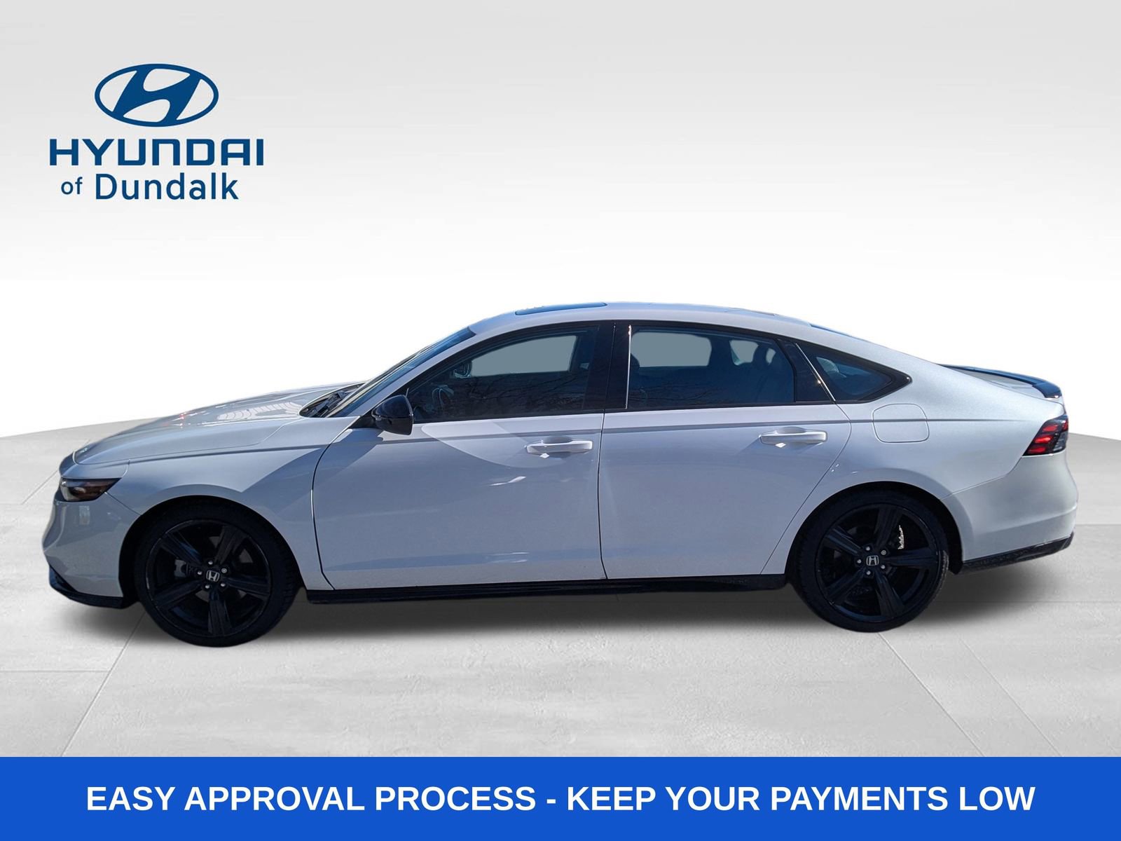 Used 2023 Honda Accord Sport image 2