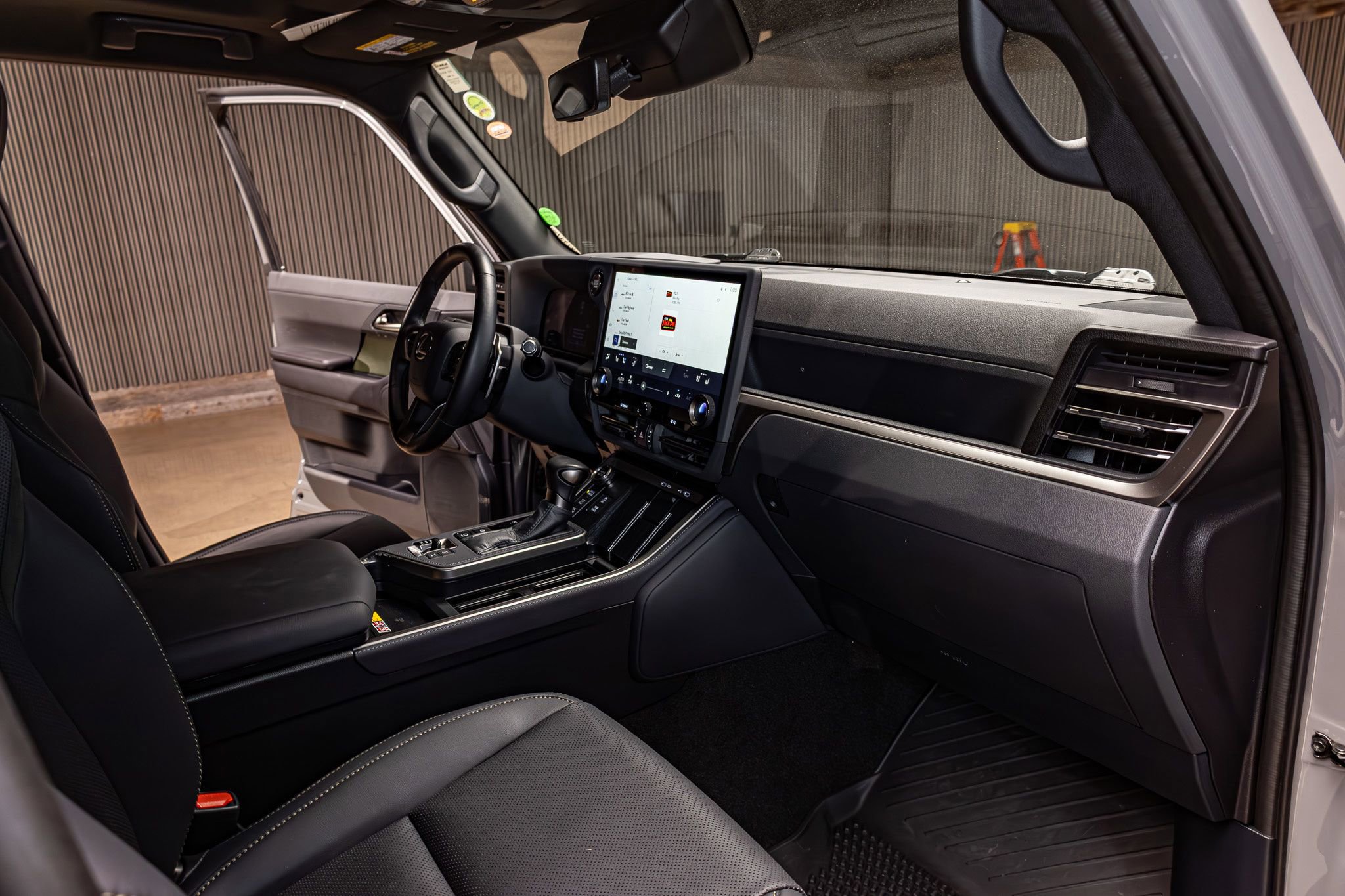 Used 2025 Lexus GX 550 image 14