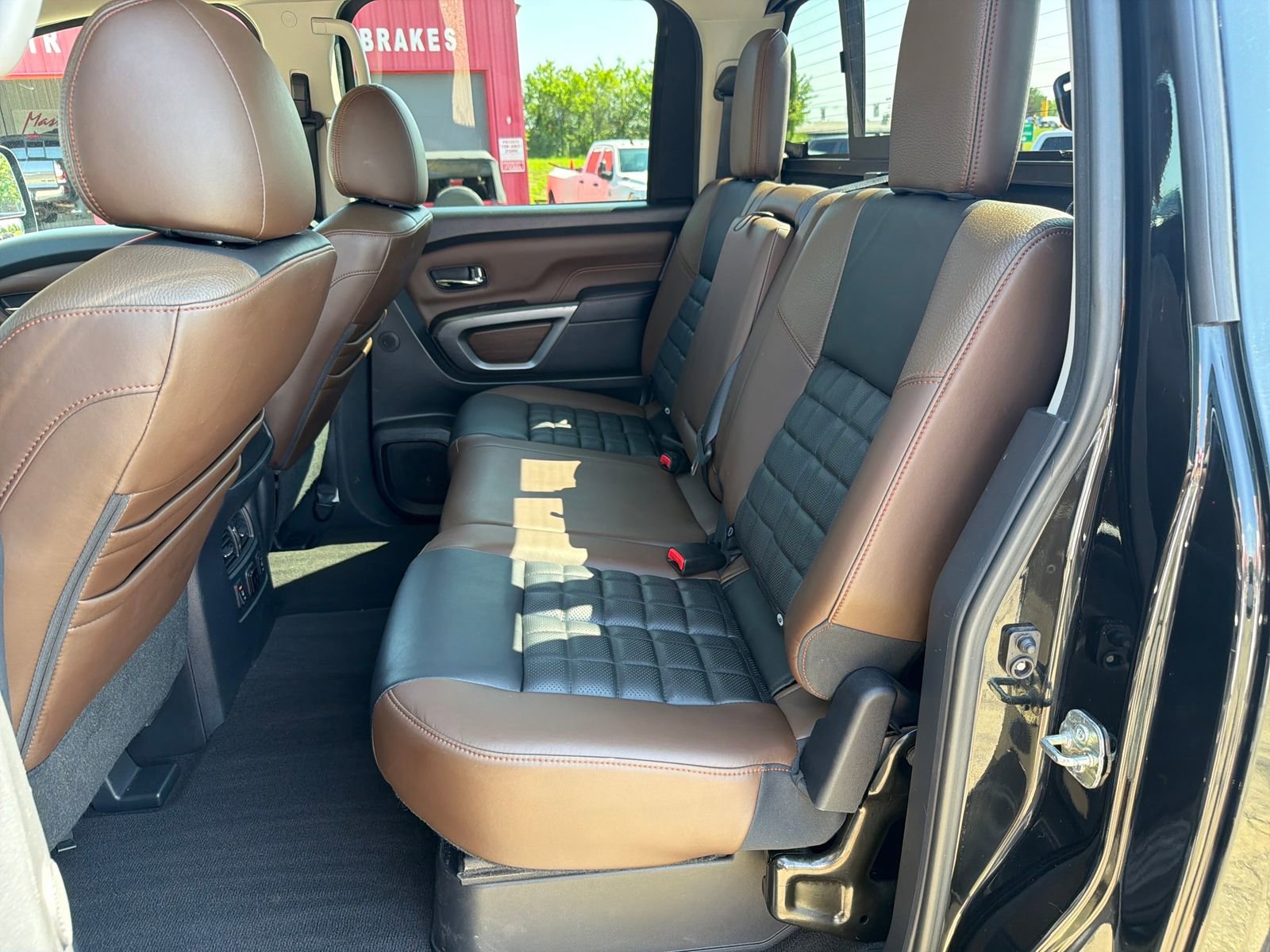 Used 2017 Nissan Titan Platinum Reserve AWD/4WD image 25