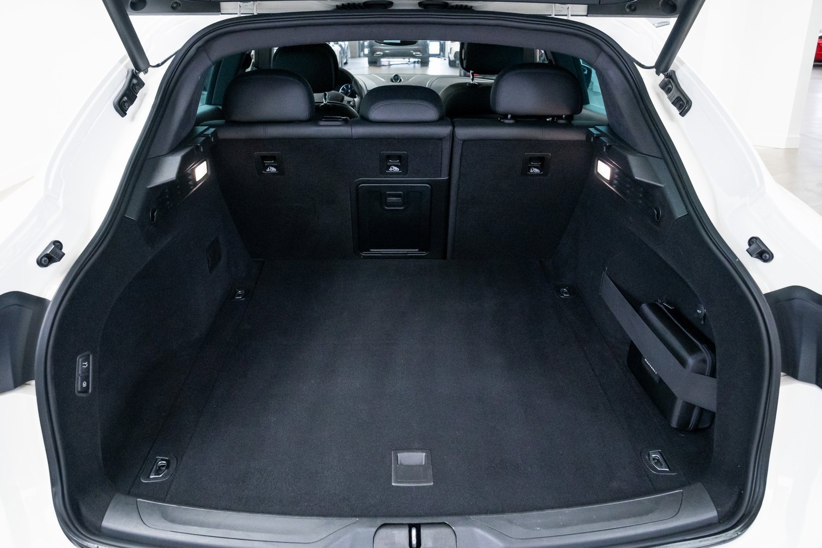 Used 2021 Maserati Levante S image 8