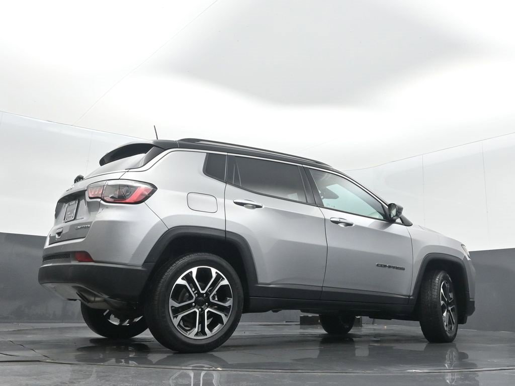 Used 2022 Jeep Compass Limited image 32