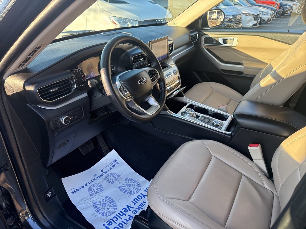 Used 2022 Ford Explorer XLT w/ Equipment Group 202A image 19