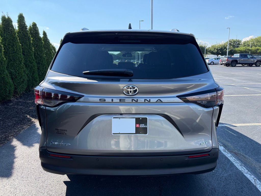 Certified 2026 Toyota Sienna XLE AWD/4WD image 3
