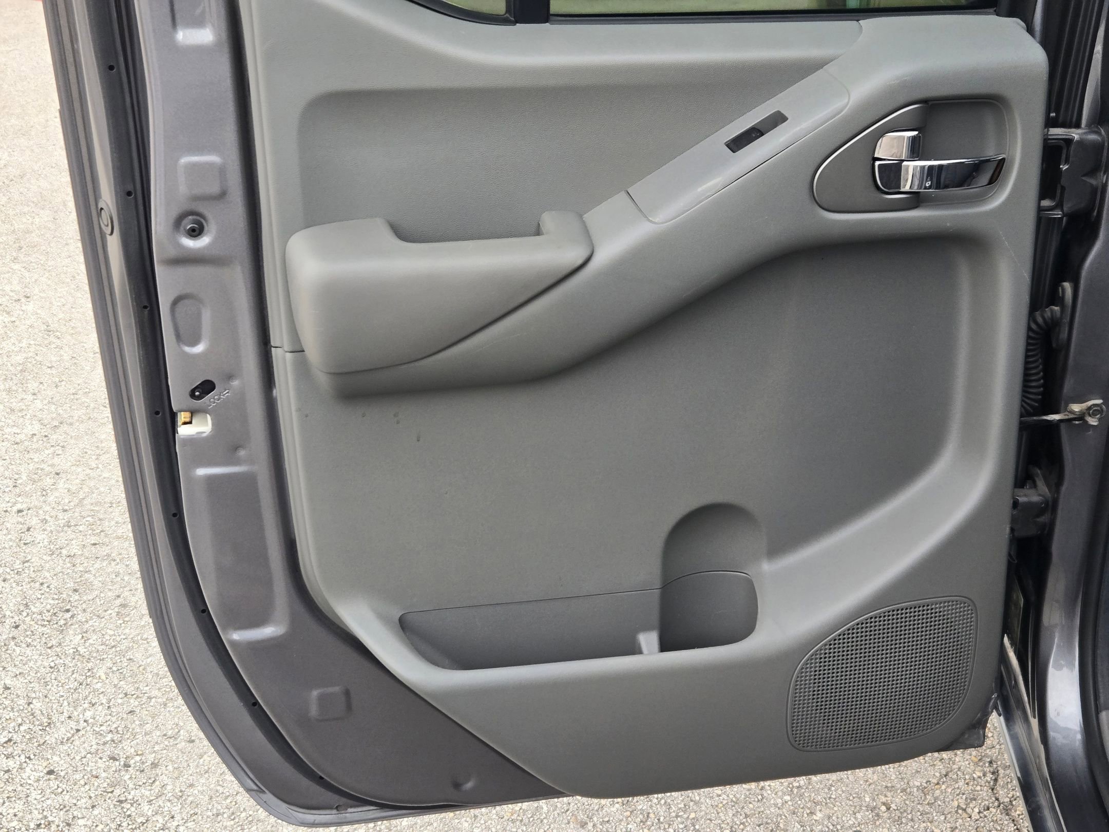 Used 2017 Nissan Frontier SV w/ SV Value Truck Package RWD image 15