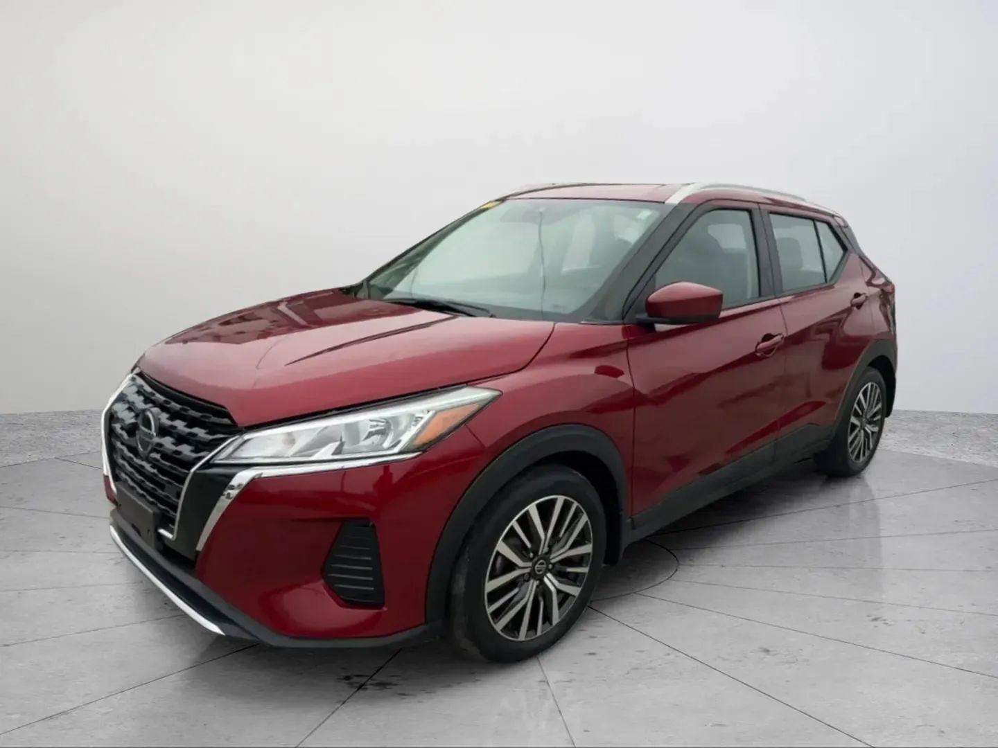 Used 2021 Nissan Kicks SV image 1