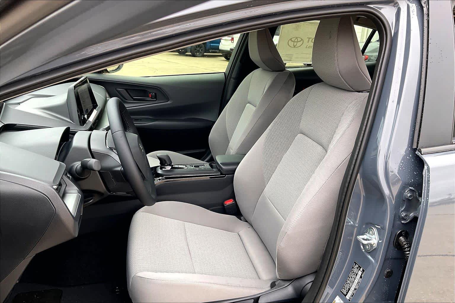 New 2026 Toyota Prius LE FWD image 7