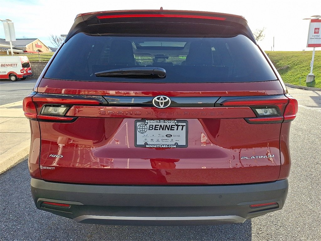 Certified 2025 Toyota Grand Highlander AWD image 9