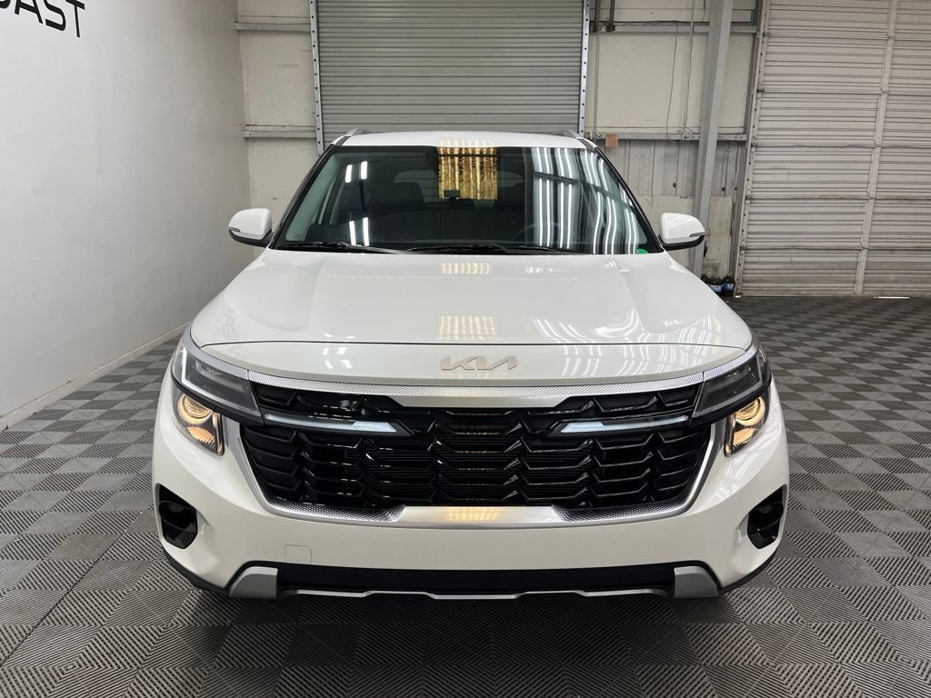 Used 2025 Kia Seltos EX AWD/4WD image 9