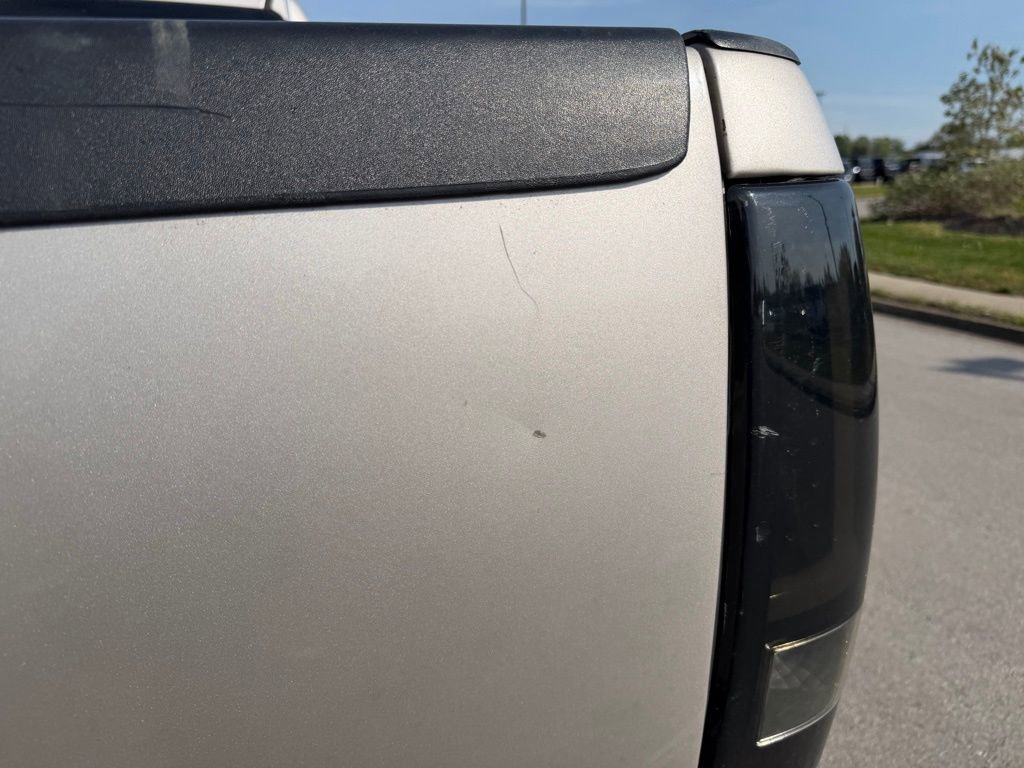 Used 2004 Chevrolet Silverado 2500 LT w/ Heavy-Duty Power Package image 22