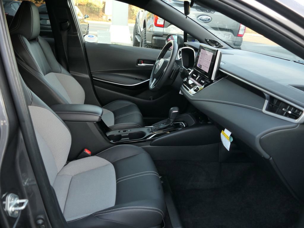 Used 2025 Toyota Corolla XSE image 27